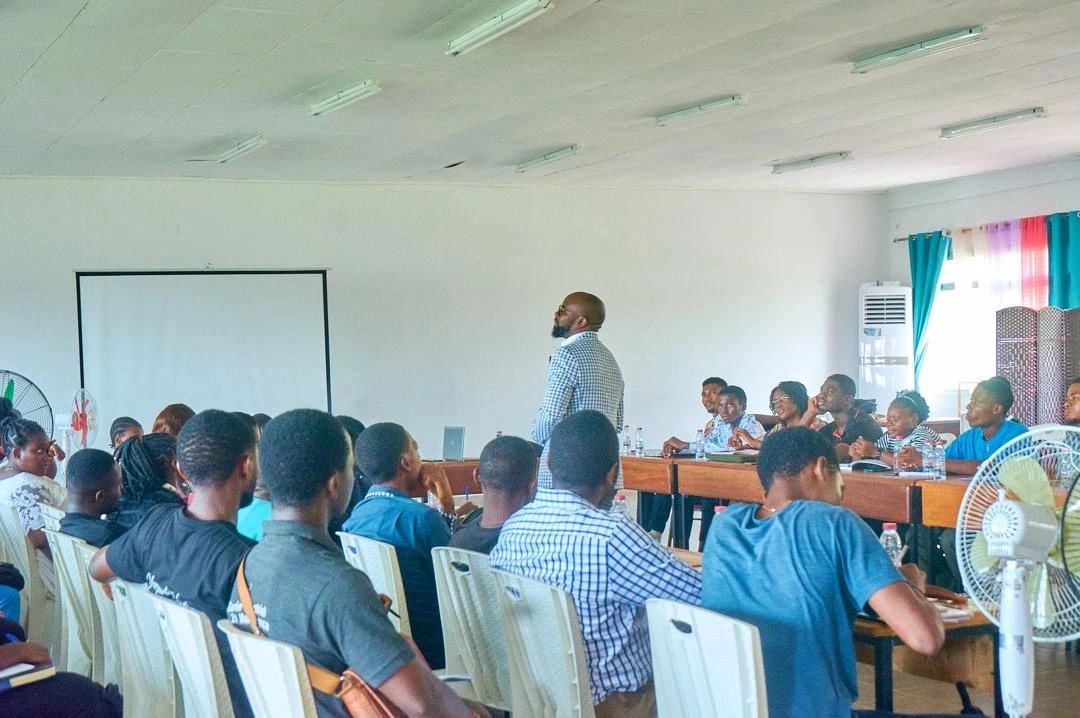 LE PERSONAL BRANDING COMME ARME DE CRÉDIBILITÉ, D’INFLUENCE ET DE PERFORMANCE : LES SPÉCIFICITÉS AFRICAINES